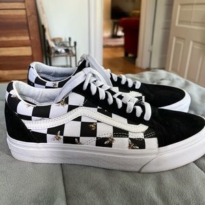 Bee pattern checkered vans low top sneakers!